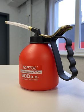 Масленка пластиковая 500мл с гибким наконечником TOPTUL NCAB0150